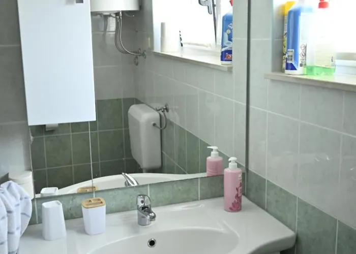 Apartmani Sanja * Vrsi