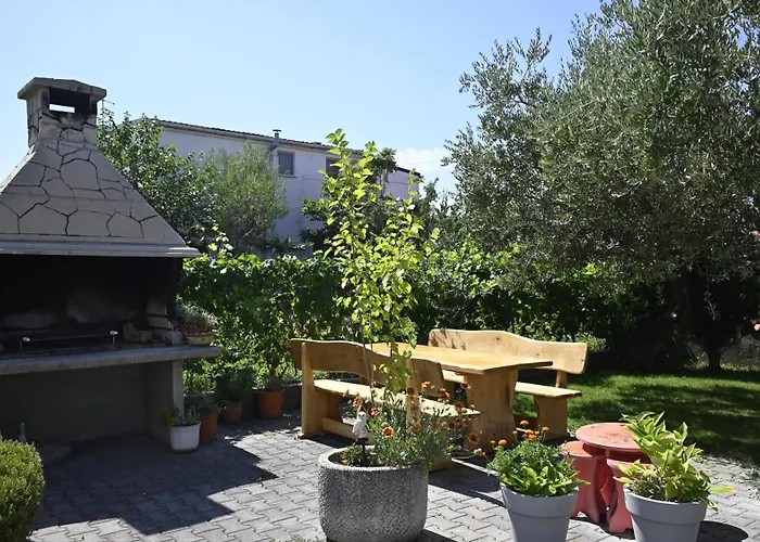 Apartmani Sanja * Vrsi