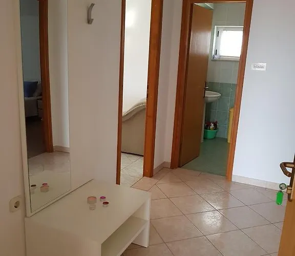 Apartmani Sanja * Vrsi